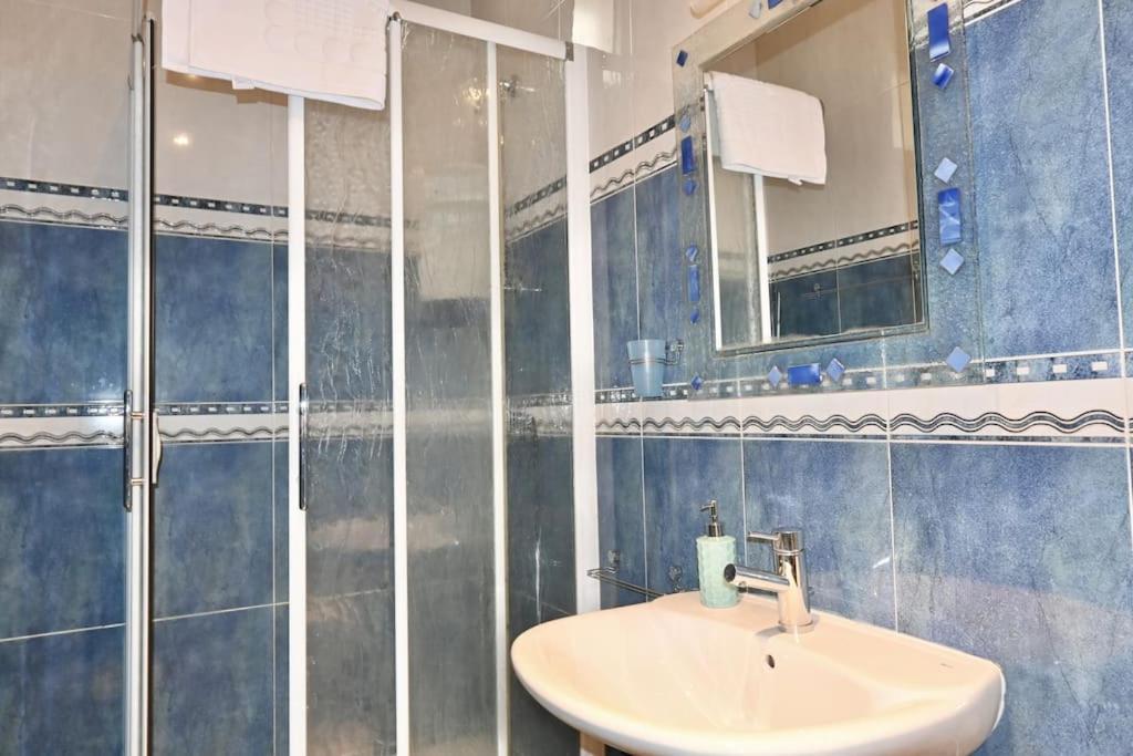 For You Rentals Encantador Apartamento Temporal Madrid Centro Vld13 Esterno foto